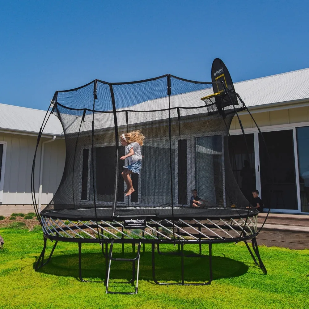 Springfree Medium Oval Trampoline With Enclosure