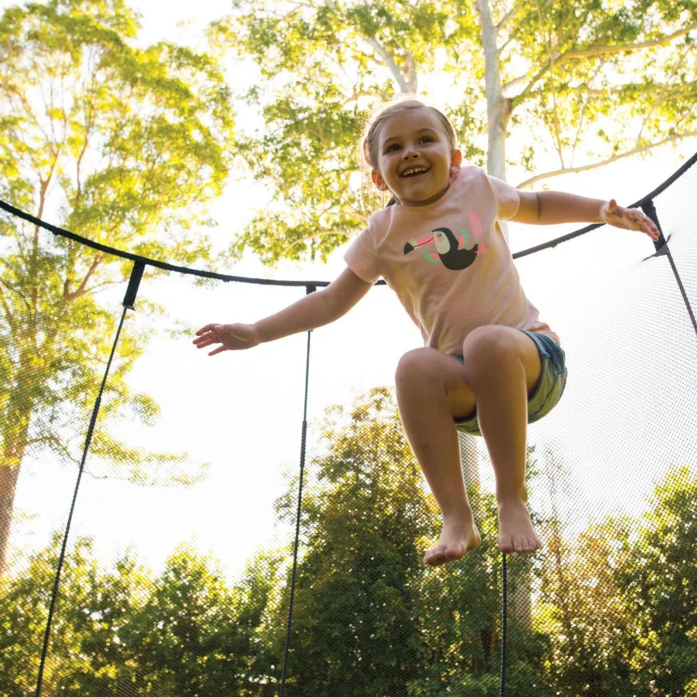 Springfree Medium Oval Trampoline With Enclosure
